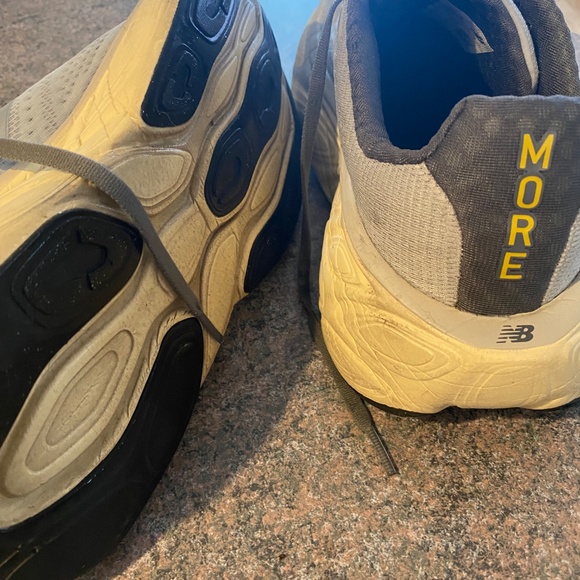 New Balance More V4 - Picture 2 of 4